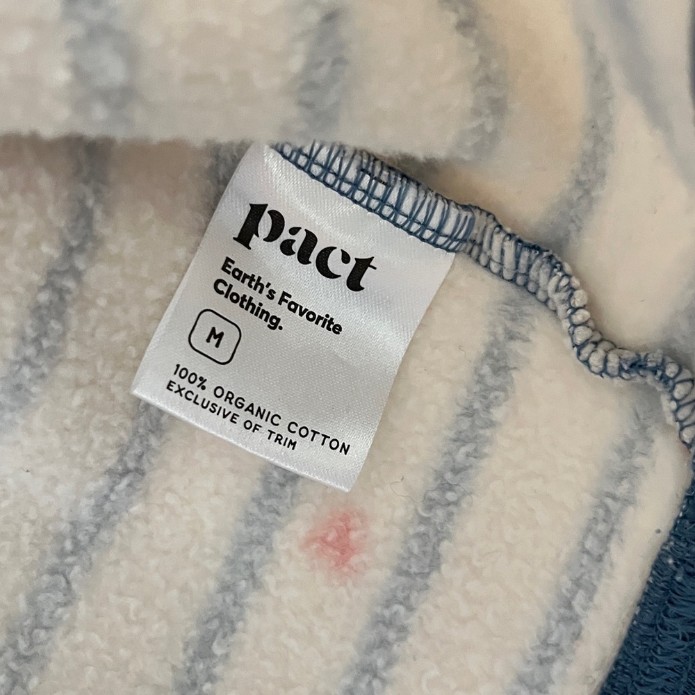 Pact Organic Cotton Custom Heart Sweatshirt Cardigan | Size Medium - Picture 3 of 5